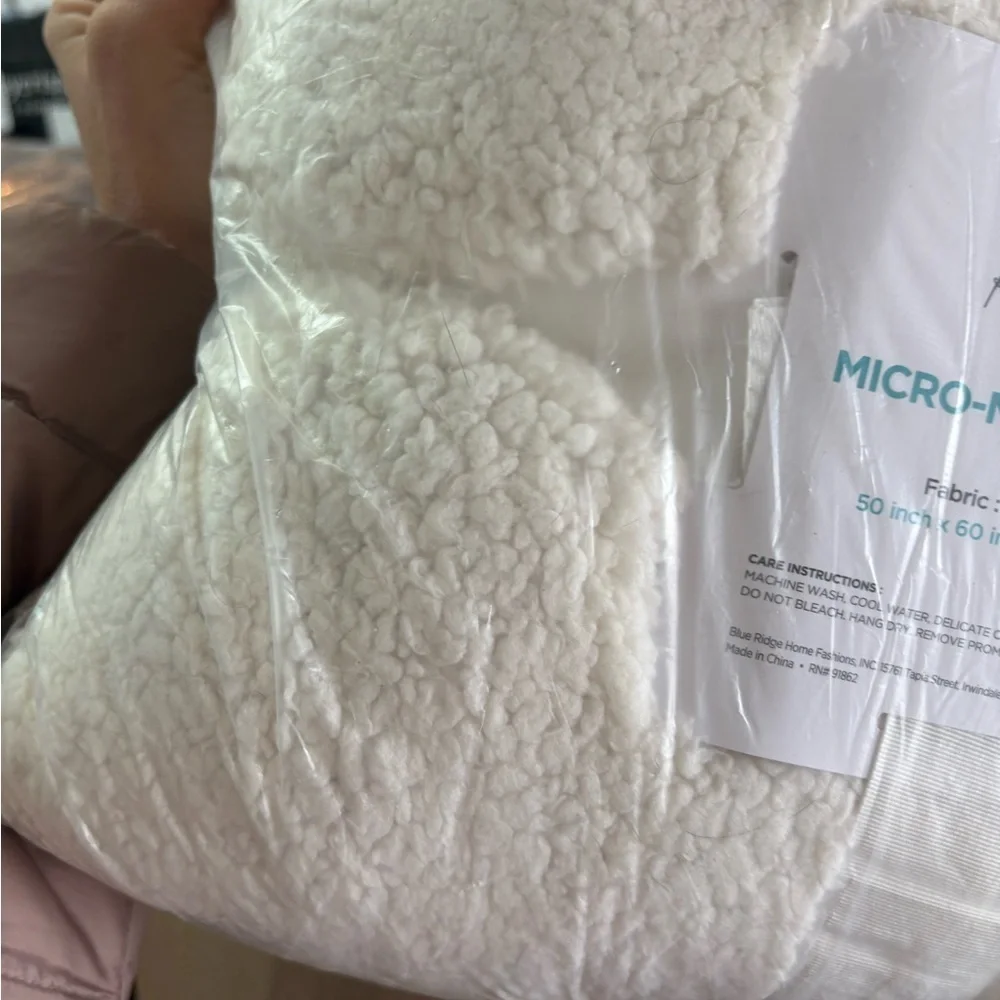 White Sherpa Throw Blanket